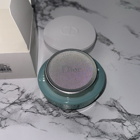 NWT Dior Hydra Life creme sorbet intense
Never used
Still sealed and in box - Picture 2 of 3